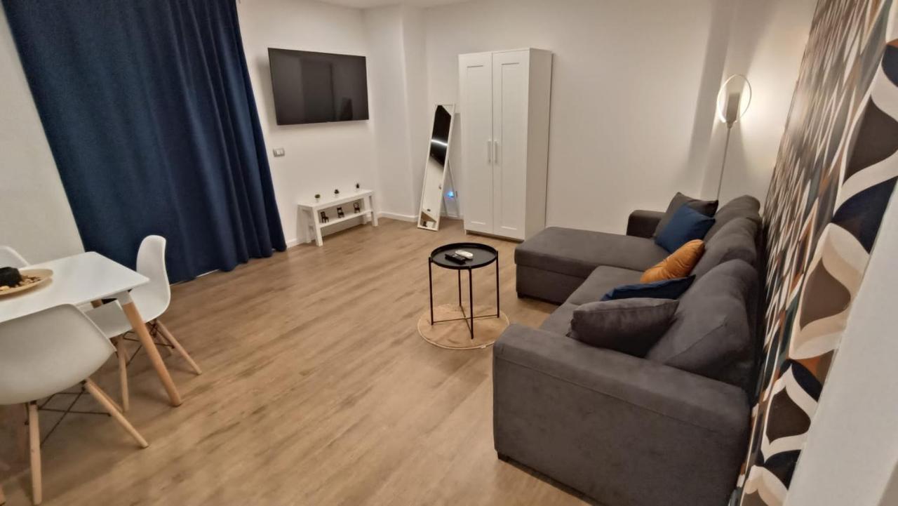 Maison Ventimiglia 83 *
